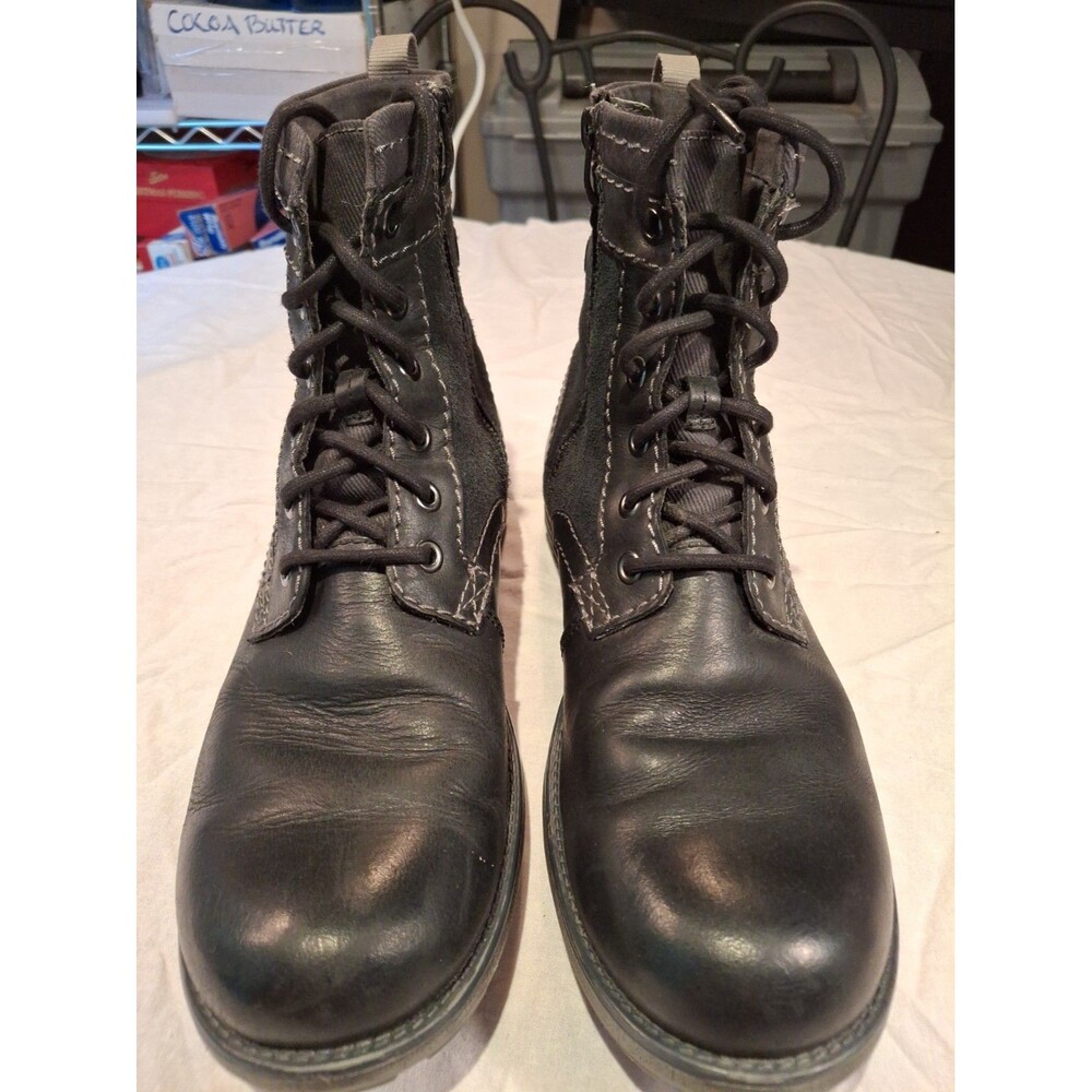 Clarks boots Mens 9 Or Women's 11, Black Leather